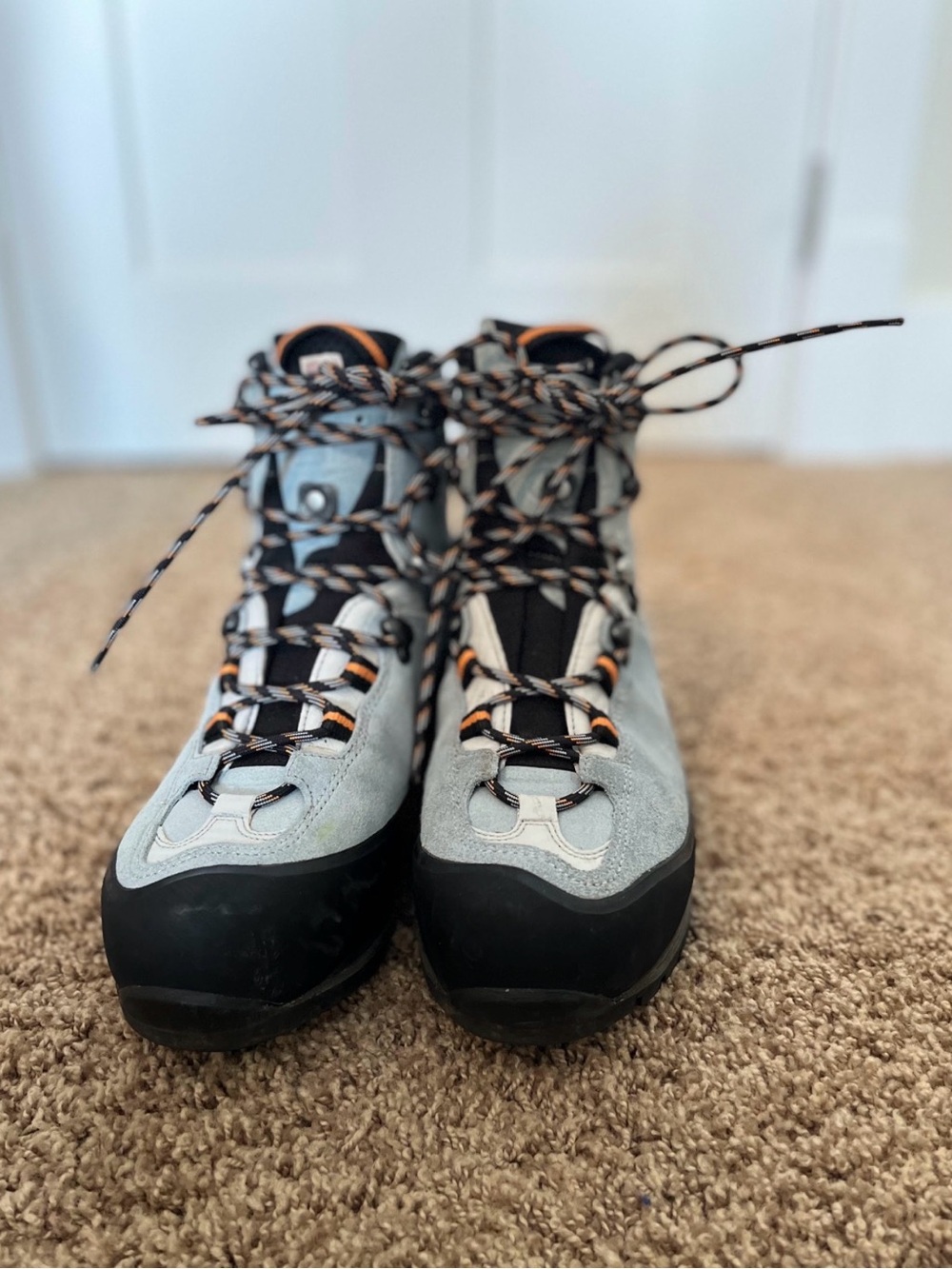 Women’s Lowa Cevedale Pro GTX Mountaineering Boots – Size 8 (EU 40)